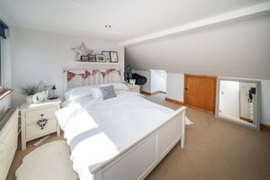 BEDROOM- click for photo gallery
